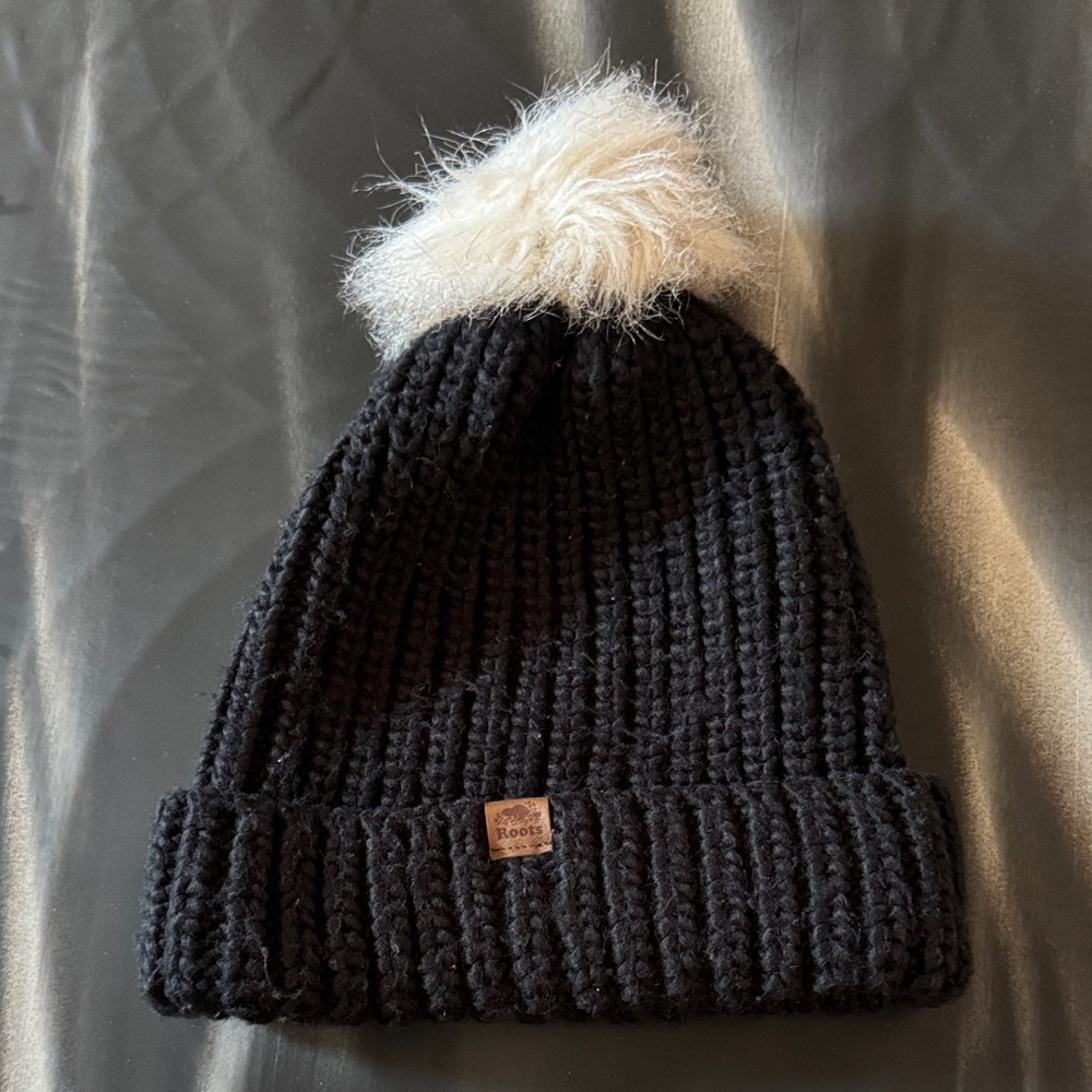 Roots Black Knit Beanie with Cream Faux Fur Pom - Picture 2 of 3